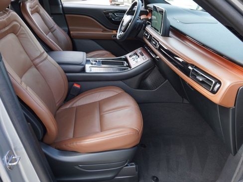 Used 2021 Lincoln Aviator Reserve w/ Equipment Group 201A image 16