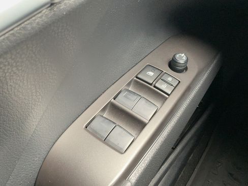 Used 2023 Toyota Camry SE FWD image 14