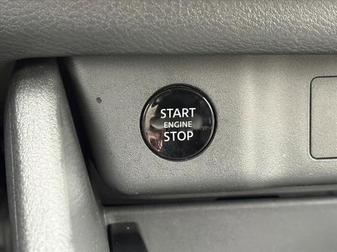 Certified 2025 Nissan Rogue SV image 14