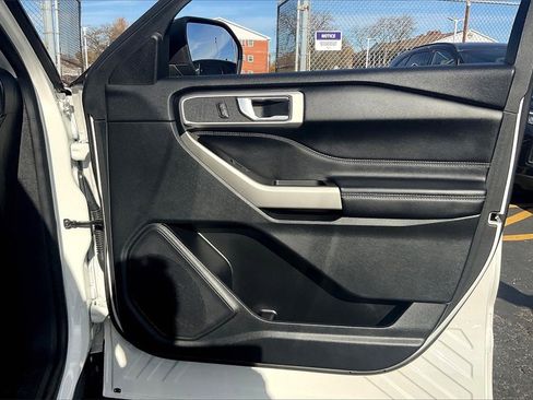 Certified 2022 Ford Explorer XLT w/ Equipment Group 202A image 22