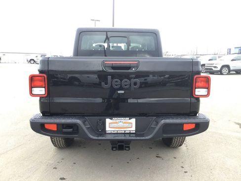 New 2025 Jeep Gladiator Sport image 11