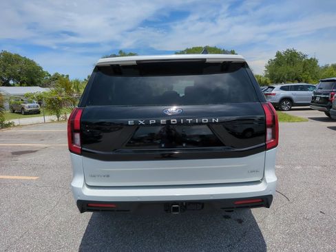 Used 2025 Ford Expedition Max Active RWD image 7