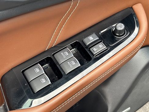 Used 2017 Subaru Outback 2.5i Touring image 37