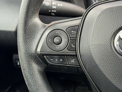 Used 2020 Toyota Corolla LE image 19