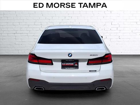 Used 2022 BMW 530i w/ M Sport Package RWD image 4