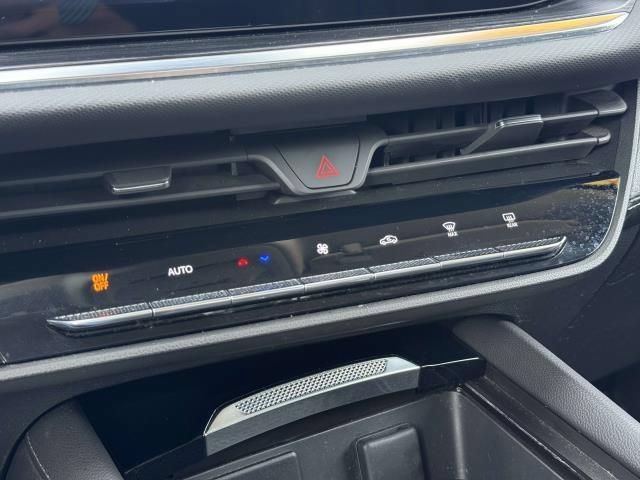 Used 2024 Buick Envision Preferred AWD/4WD image 28