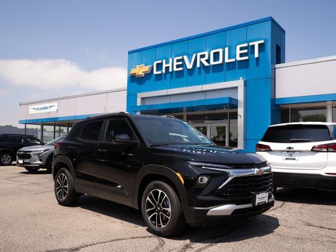 New 2026 Chevrolet TrailBlazer LT w/ Convenience Package image 1