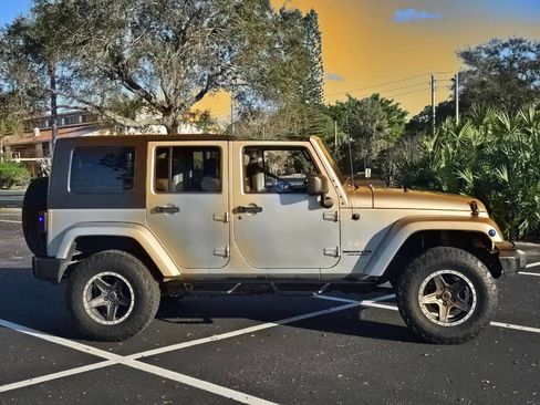 Used 2009 Jeep Wrangler Unlimited Sahara w/ Dual Top Group image 3