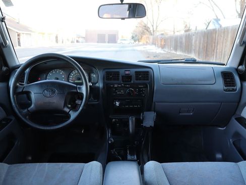 Used 2000 Toyota 4Runner SR5 image 16