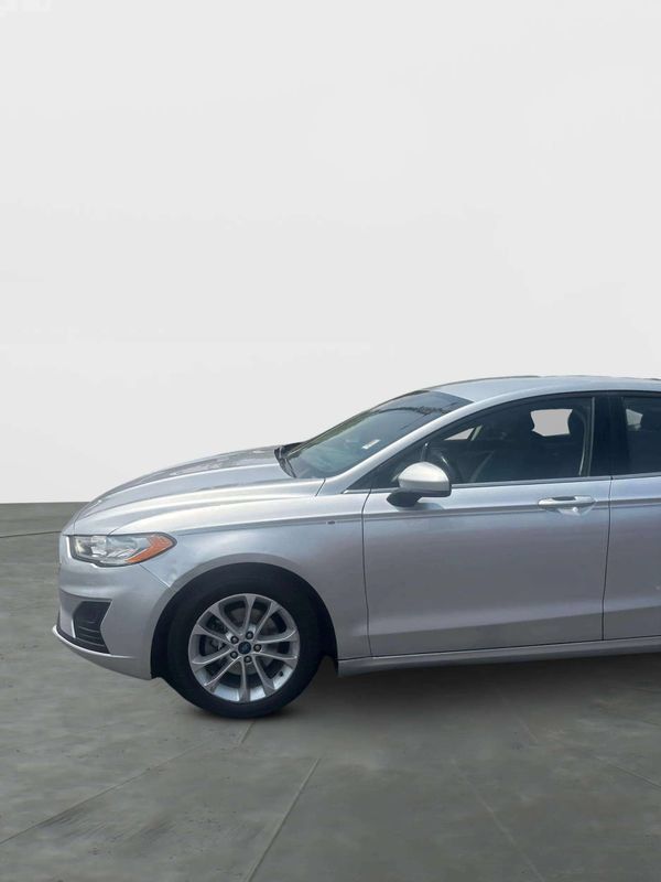 Used 2019 Ford Fusion SE FWD image 30