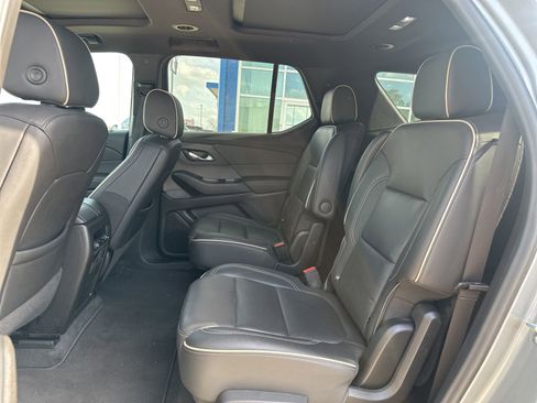 Used 2023 Chevrolet Traverse Premier w/ Redline Edition image 15