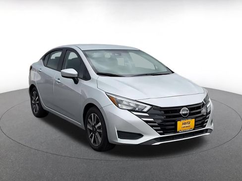 Used 2025 Nissan Versa SV FWD image 3
