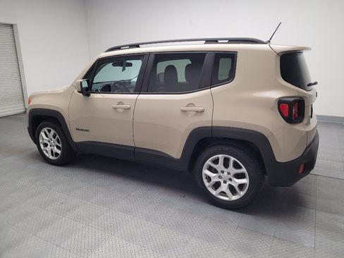 Used 2015 Jeep Renegade Latitude image 3