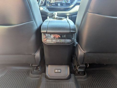 Used 2022 Toyota Highlander XSE FWD image 36