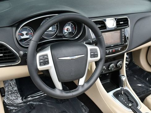 Used 2012 Chrysler 200 Limited FWD image 12