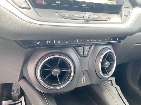 Certified 2025 Chevrolet Blazer LT image 12