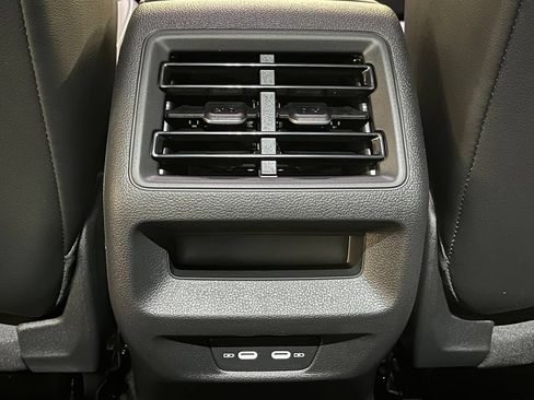 New 2026 Volkswagen Tiguan SE AWD/4WD image 24