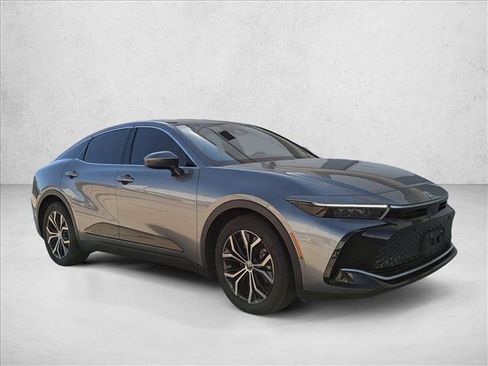 Certified 2023 Toyota Crown Limited image 3