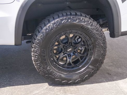 Used 2025 Chevrolet Silverado 1500 ZR2 w/ Technology Package AWD/4WD image 6