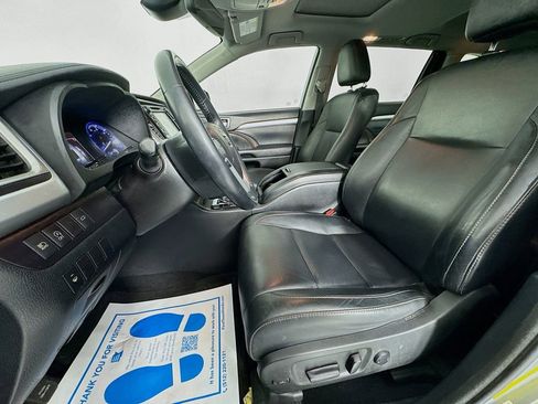 Used 2018 Toyota Highlander XLE image 28