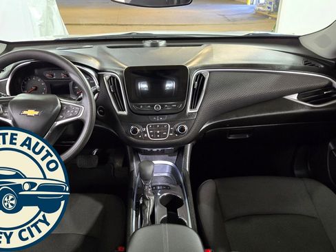 Used 2024 Chevrolet Malibu LT image 25