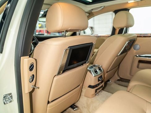 Used 2013 Rolls-Royce Ghost image 24