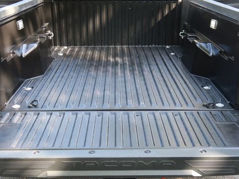 Used 2025 Toyota Tacoma SR5 AWD/4WD image 13