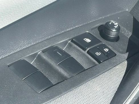 Used 2022 Toyota Corolla LE FWD image 24