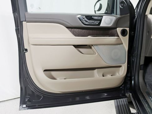 Used 2022 Lincoln Navigator L Reserve image 39