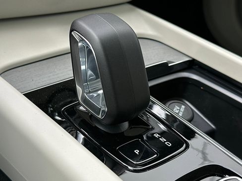 New 2026 Volvo V60 B5 Cross Country Plus w/ Climate Package image 25