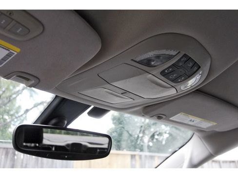 Used 2020 Chrysler Pacifica Touring-L FWD image 26