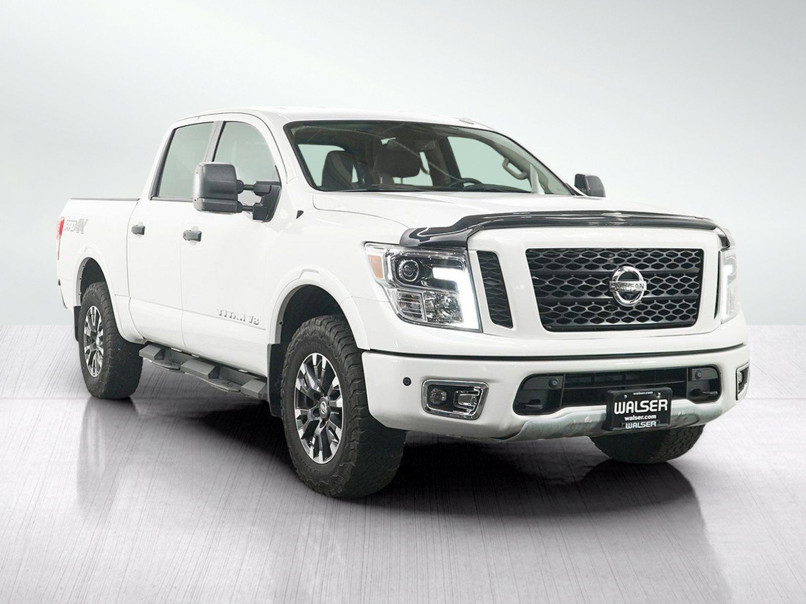 Used 2019 Nissan Titan PRO-4X w/ Pro-4x Convenience Package AWD/4WD image 8