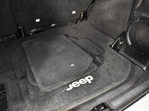 Used 2013 Jeep Wrangler Unlimited Sahara w/ Connectivity Group AWD/4WD image 49