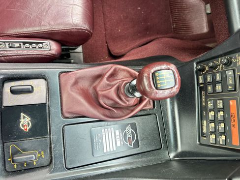 Used 1993 Chevrolet Corvette Coupe RWD image 13