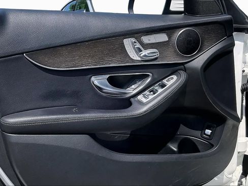 Used 2019 Mercedes-Benz C 300 4MATIC Sedan image 22