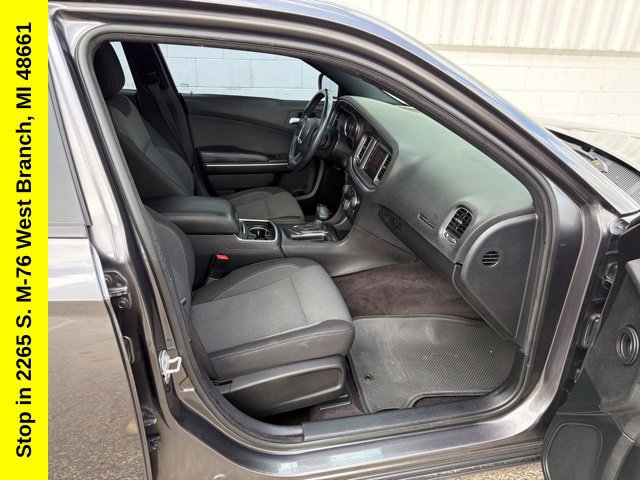 Used 2016 Dodge Charger SE w/ Power Sunroof Group AWD/4WD image 28