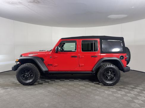 Used 2024 Jeep Wrangler Willys image 3