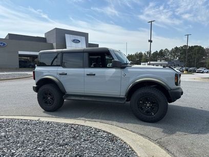 New 2026 Ford Bronco Outer Banks w/ Sasquatch Package