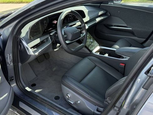 Used 2024 Lucid Air Touring AWD/4WD image 3