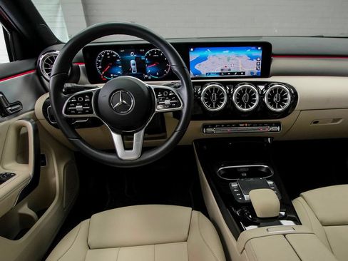 Used 2022 Mercedes-Benz A 220 4MATIC image 15
