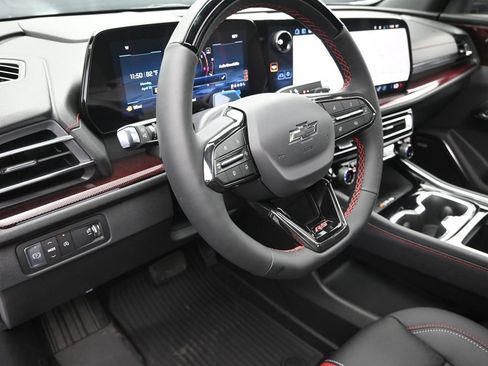 New 2026 Chevrolet Traverse RS w/ LPO, Floor Liner Package FWD image 12