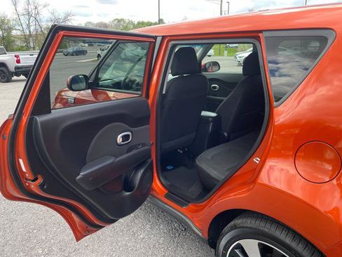 Used 2018 Kia Soul + FWD image 21