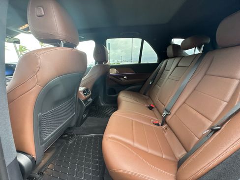 Used 2025 Mercedes-Benz GLE 450e 4MATIC w/ AMG Line Exterior image 18