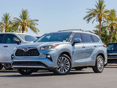 Used 2023 Toyota Highlander Platinum