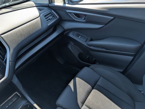 Used 2024 Subaru Ascent Premium w/ Convenience Package image 11