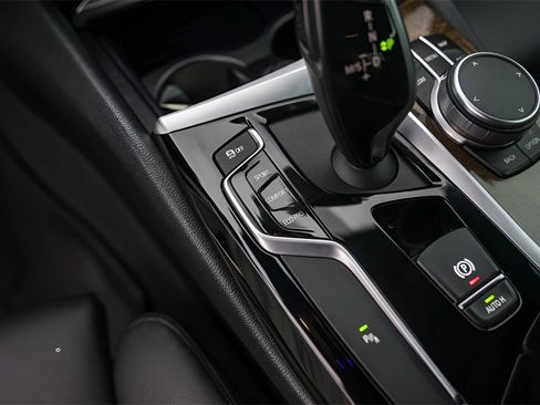 Used 2020 BMW 530i image 24