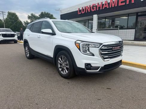 Used 2024 GMC Terrain SLT AWD/4WD image 4