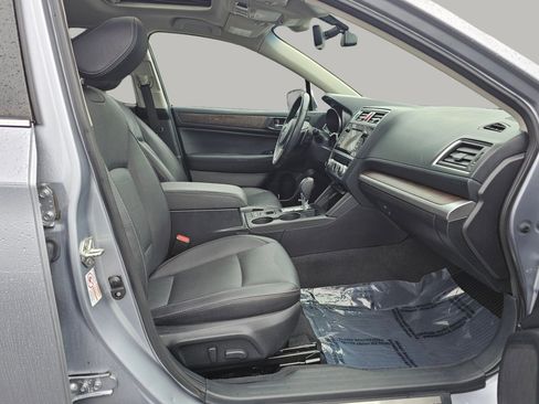 Used 2017 Subaru Outback 2.5i Limited AWD/4WD image 24