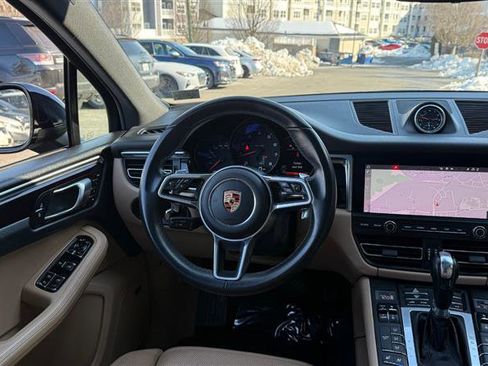 Used 2020 Porsche Macan w/ Premium Package Plus image 29