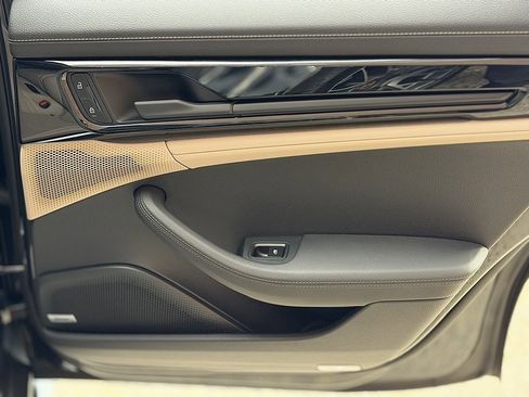 Certified 2025 Porsche Panamera 4S w/ Premium Package image 25